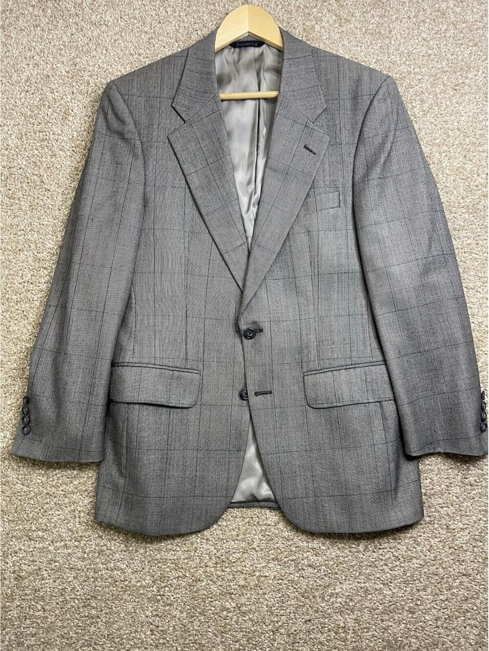 Burberrys Vintage 80’s  100% Wool Prince Of Wales Gray Blue & Red Sport Coat 38